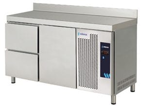 <p>Fabricado em aço inoxidável.</p>