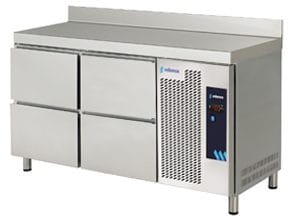 <p>Fabricado em aço inoxidável.</p>