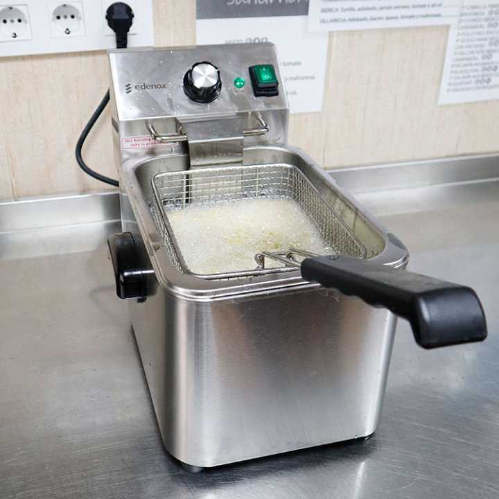 13789
