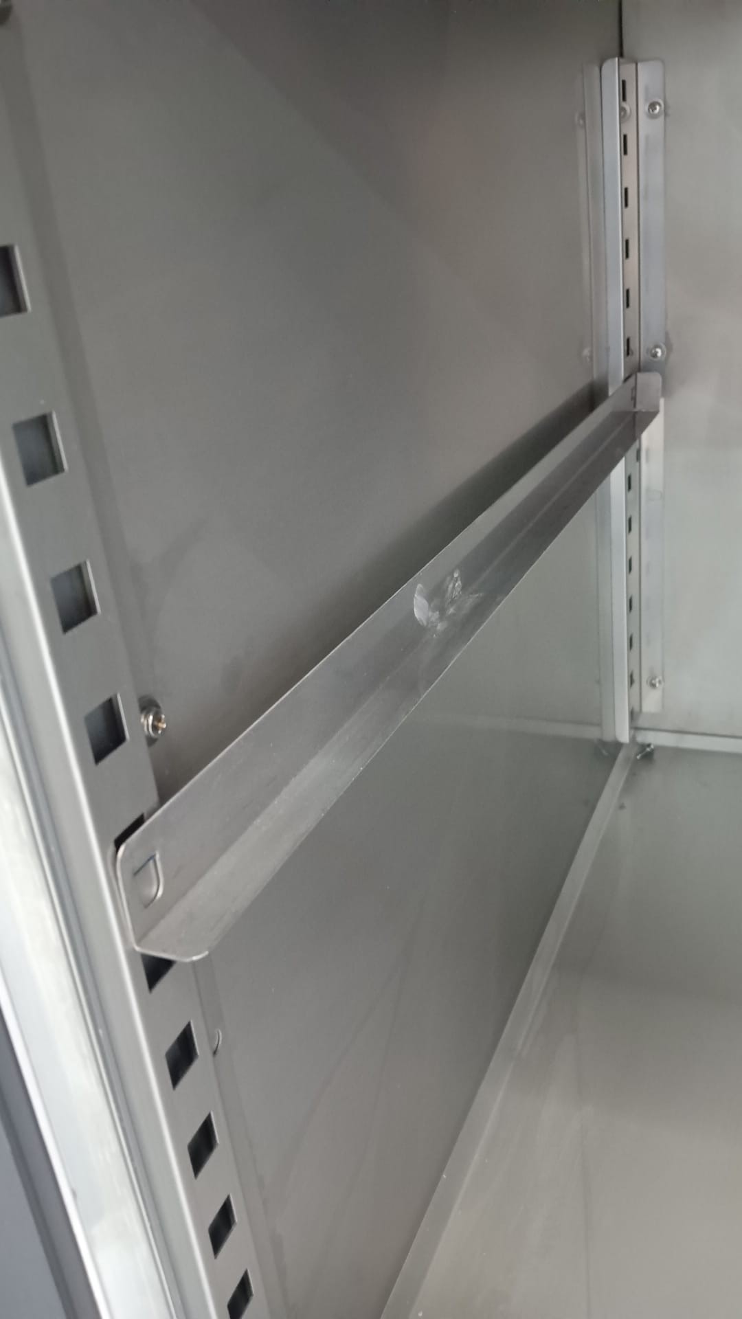 Corrediças Adicionais para Prateleiras de Mesa GN